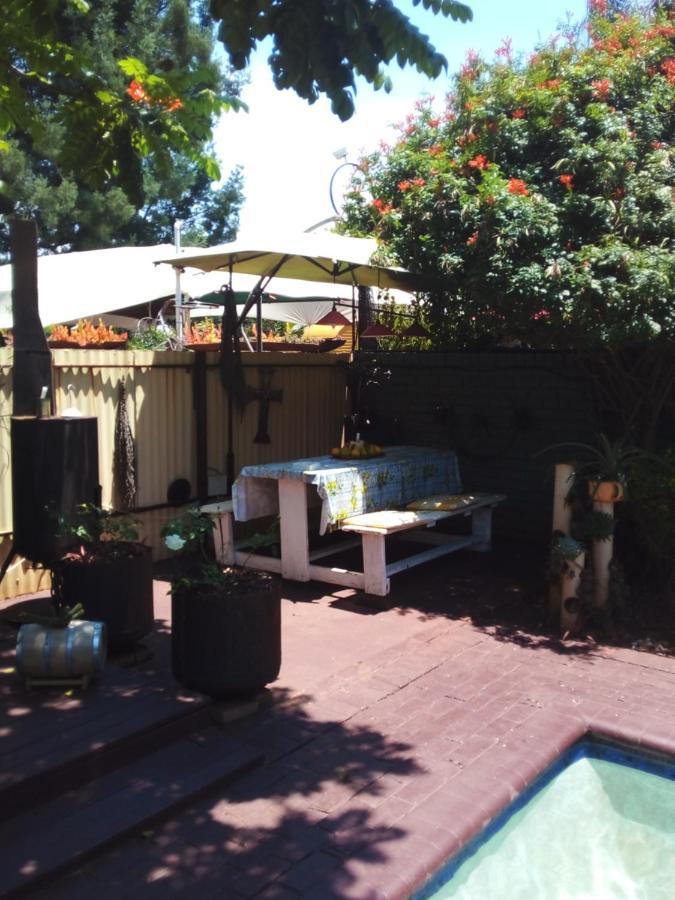 Africas Eden Guesthouse Mookgophong Exteriör bild