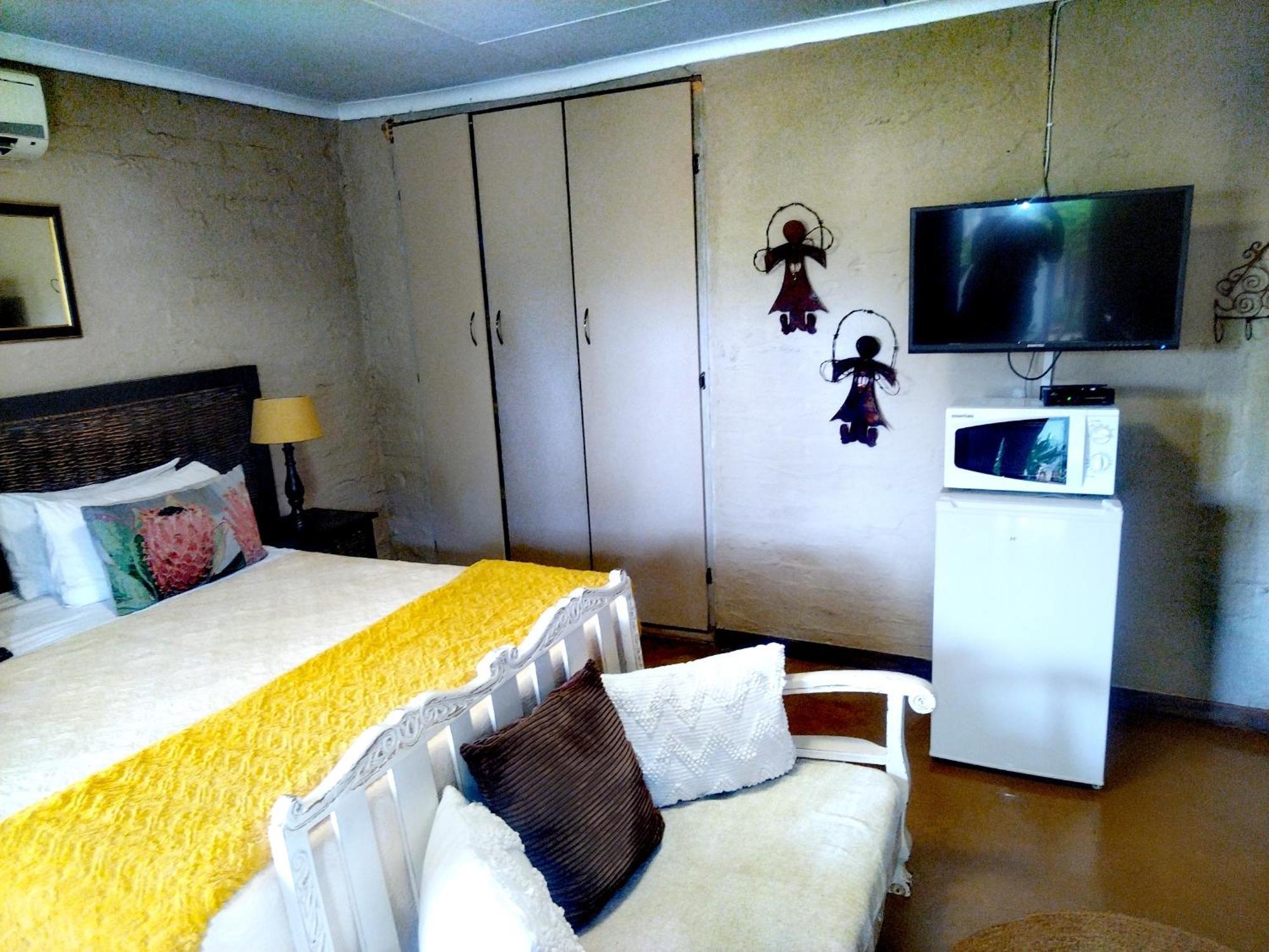 Africas Eden Guesthouse Mookgophong Exteriör bild