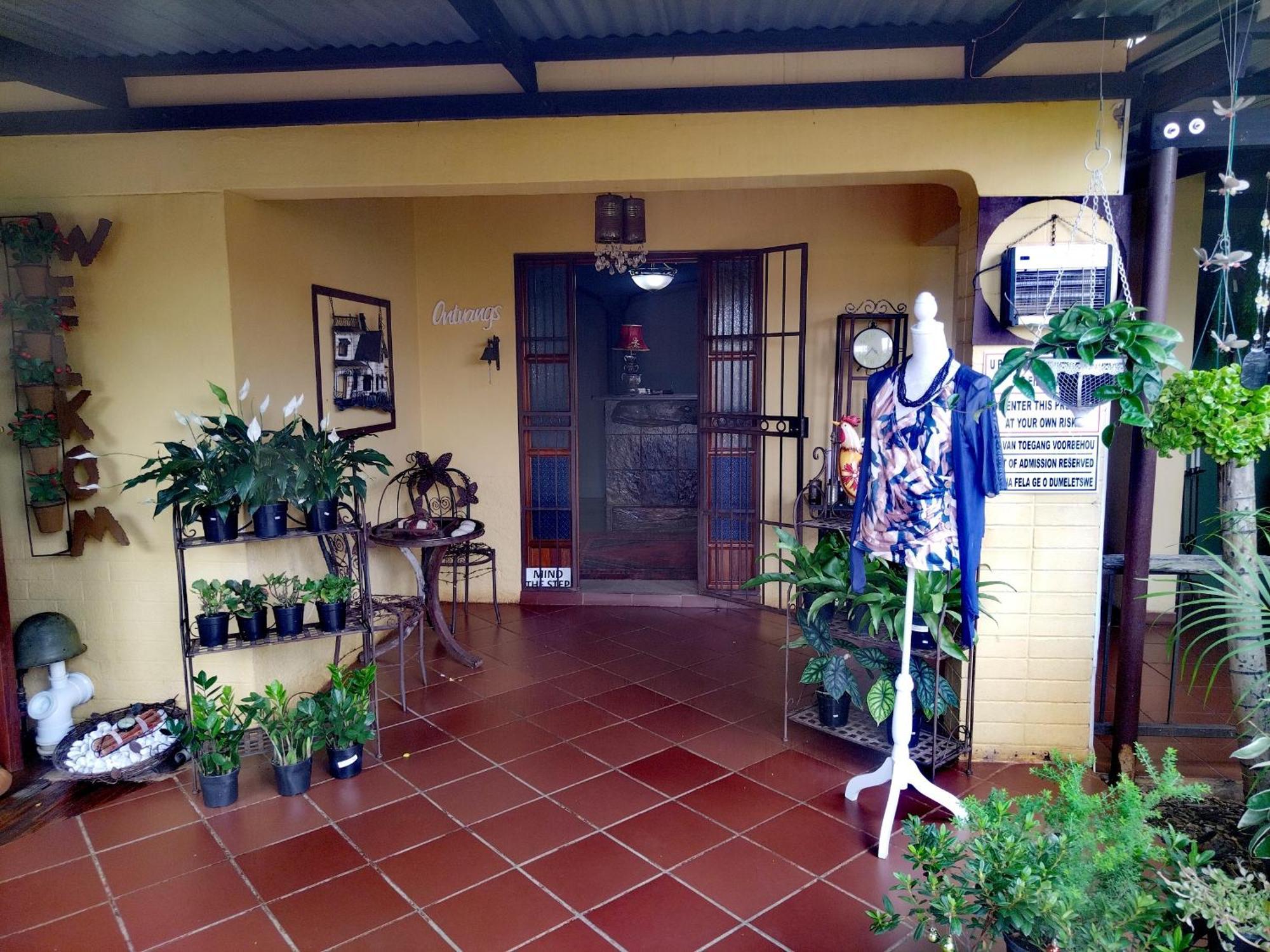 Africas Eden Guesthouse Mookgophong Exteriör bild