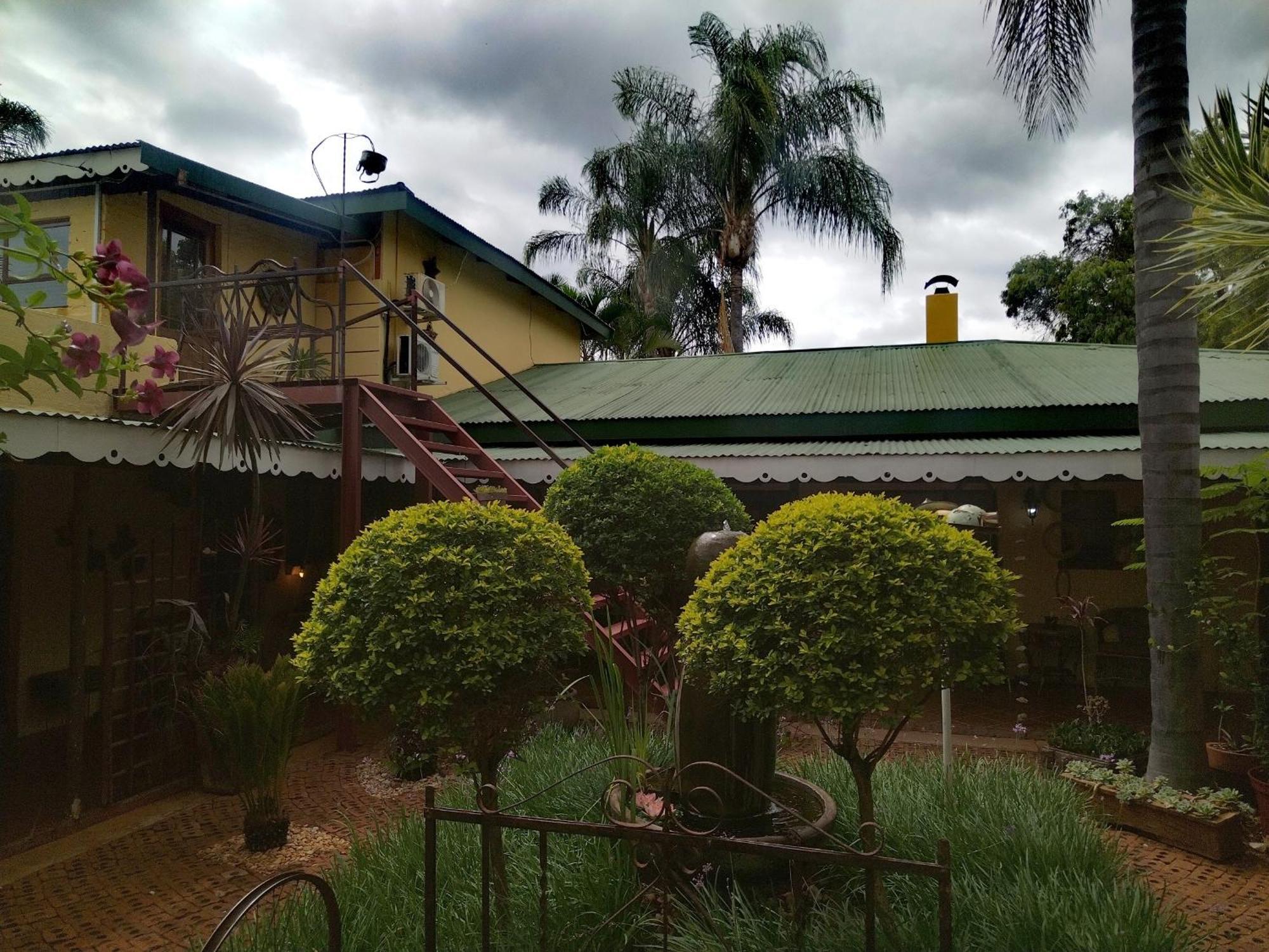 Africas Eden Guesthouse Mookgophong Exteriör bild