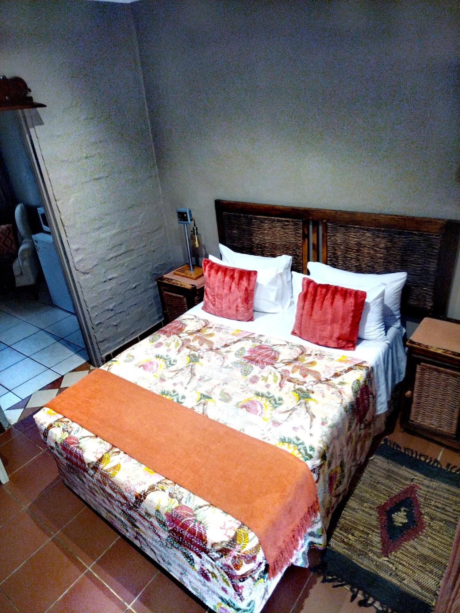 Africas Eden Guesthouse Mookgophong Exteriör bild