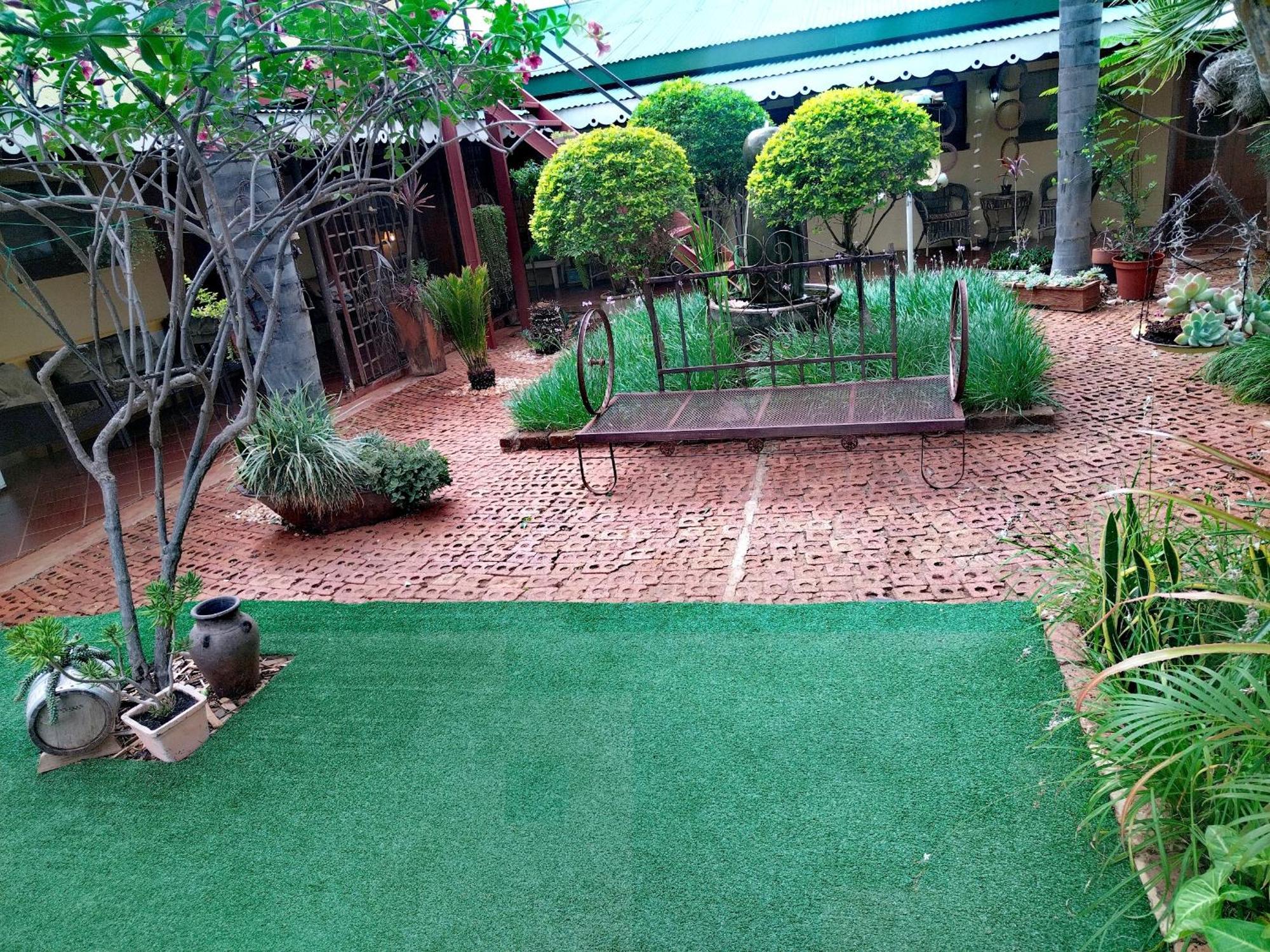 Africas Eden Guesthouse Mookgophong Exteriör bild