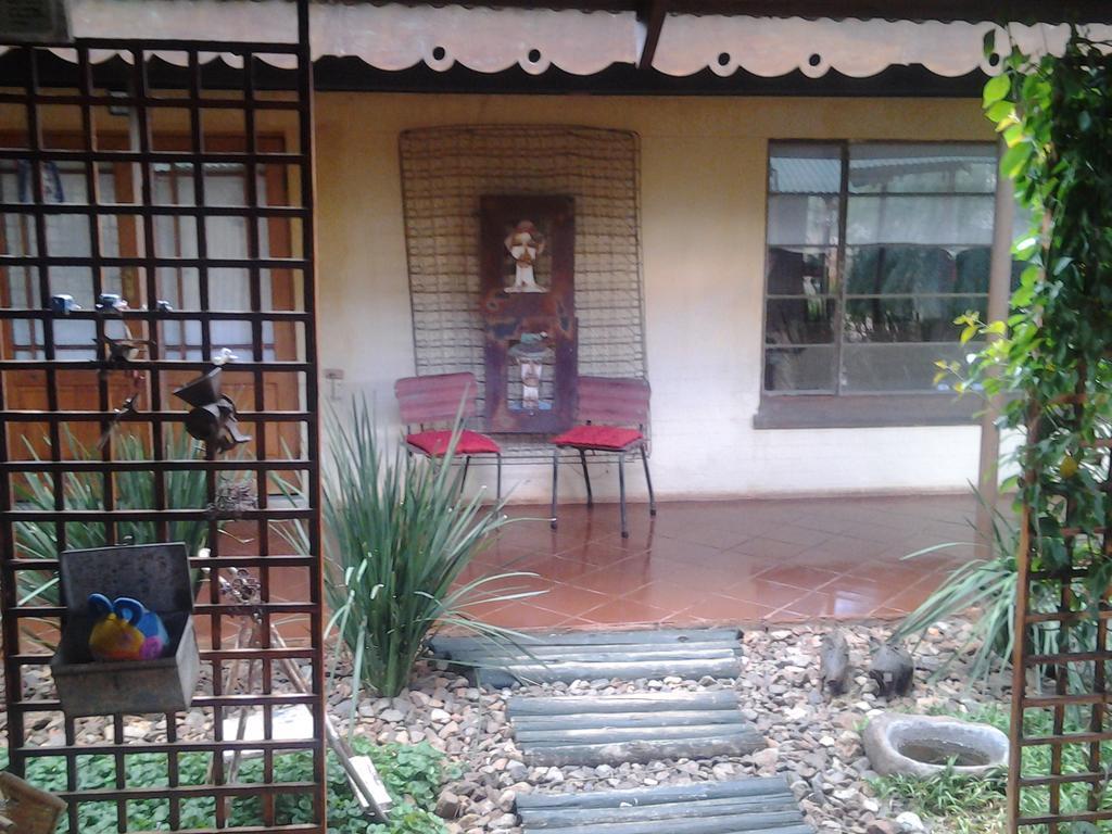 Africas Eden Guesthouse Mookgophong Exteriör bild
