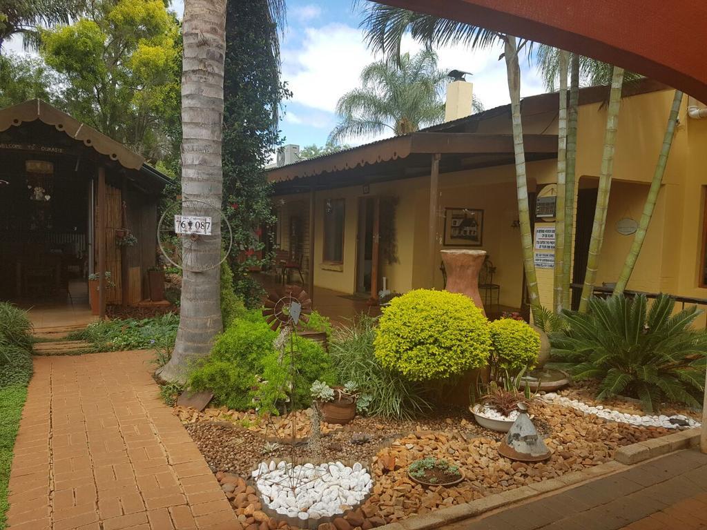 Africas Eden Guesthouse Mookgophong Exteriör bild